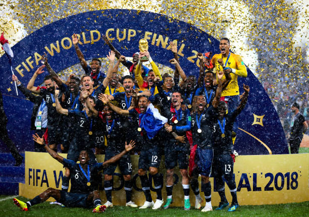 击地传球 击地传球